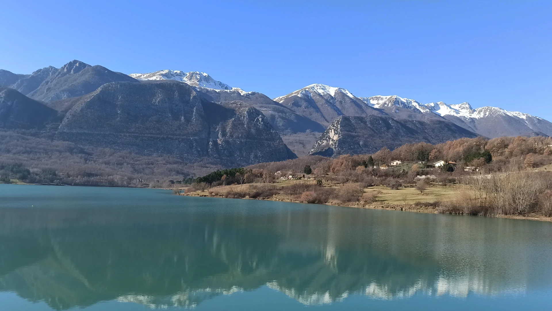 La Montagna non si arrende: il 9 febbraio il Coordinamento No Pizzone II aderisce all’appello APE. Promossa escursione intorno al lago di Castel San Vincenzo.